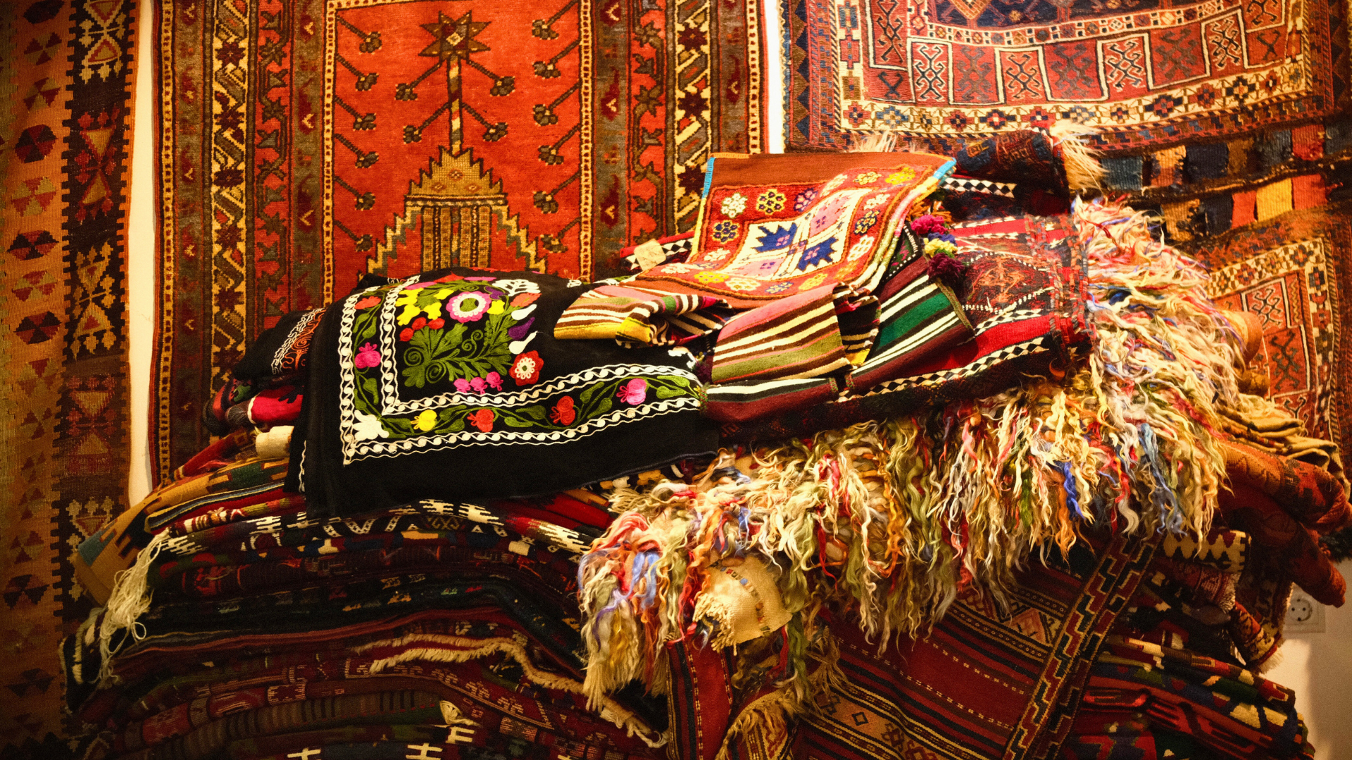 Handmade authentic Turkish carpets and Anatolian woven kilims